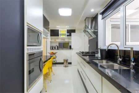 Apartamento à venda com 3 suítes em Vila Romana, São Paulo, SP