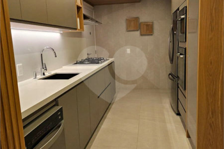 Apartamento à venda com 3 suítes em Mirandópolis, São Paulo, SP