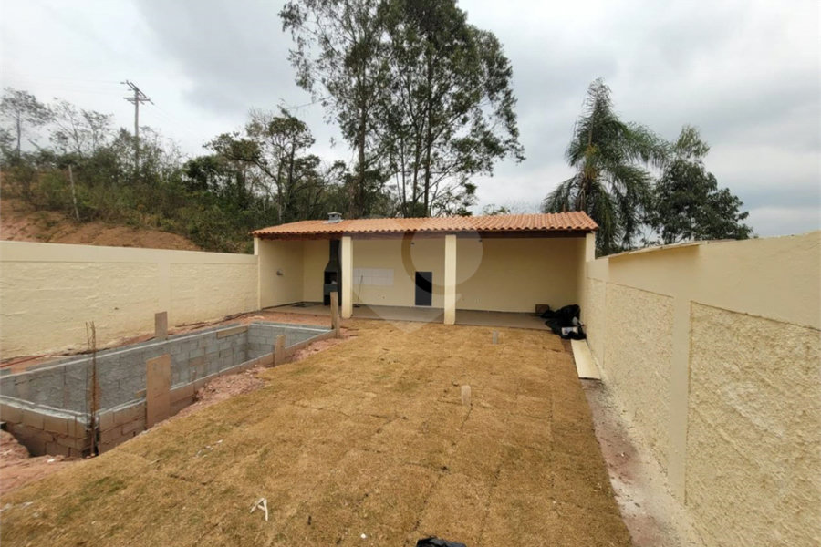 Casa à venda com 3 quartos, sendo 1 suíte, no condomínio Mirante da Mantiqueira I, Mairiporã - SP