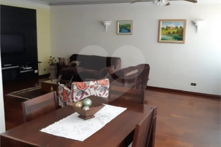 Sobrado à venda com 3 quartos, sendo 2 suítes,  em Vila Paulicéia, São Paulo, SP