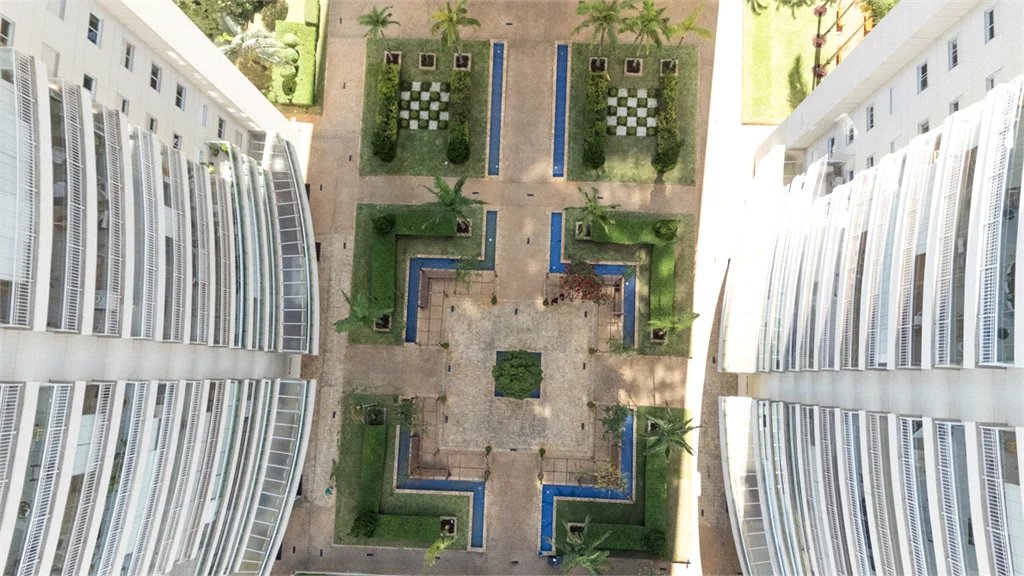 Apartamento à venda com 4 quartos, sendo 3 suítes,  em Vila Romana, São Paulo, SP
