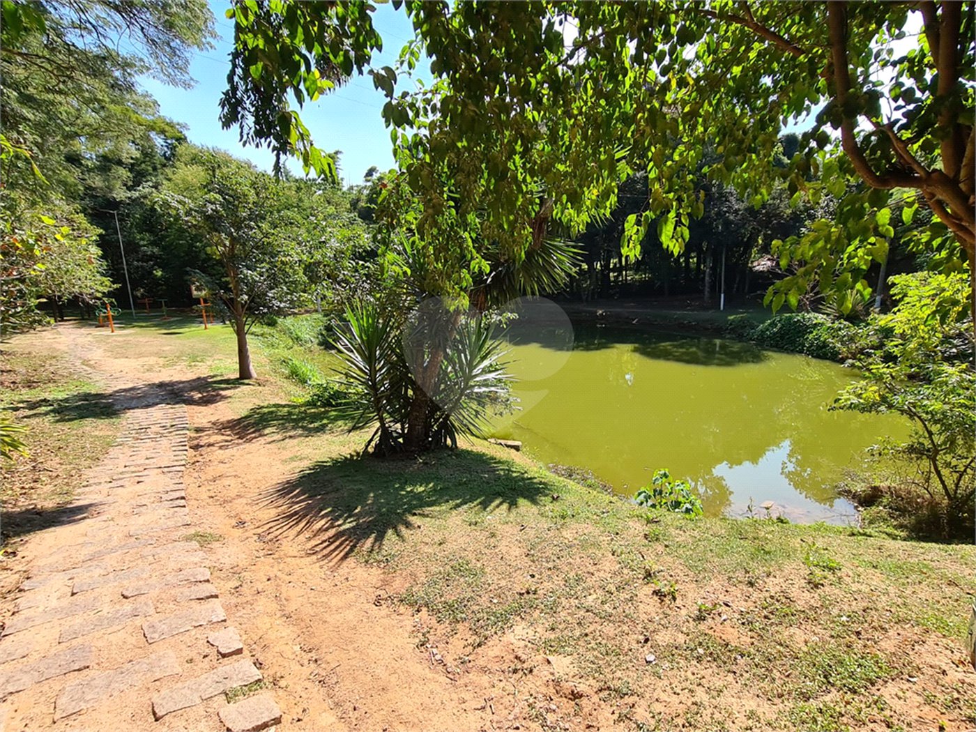 Casa à venda com 3 suítes no condomínio Terras de São Francisco, Vinhedo - SP