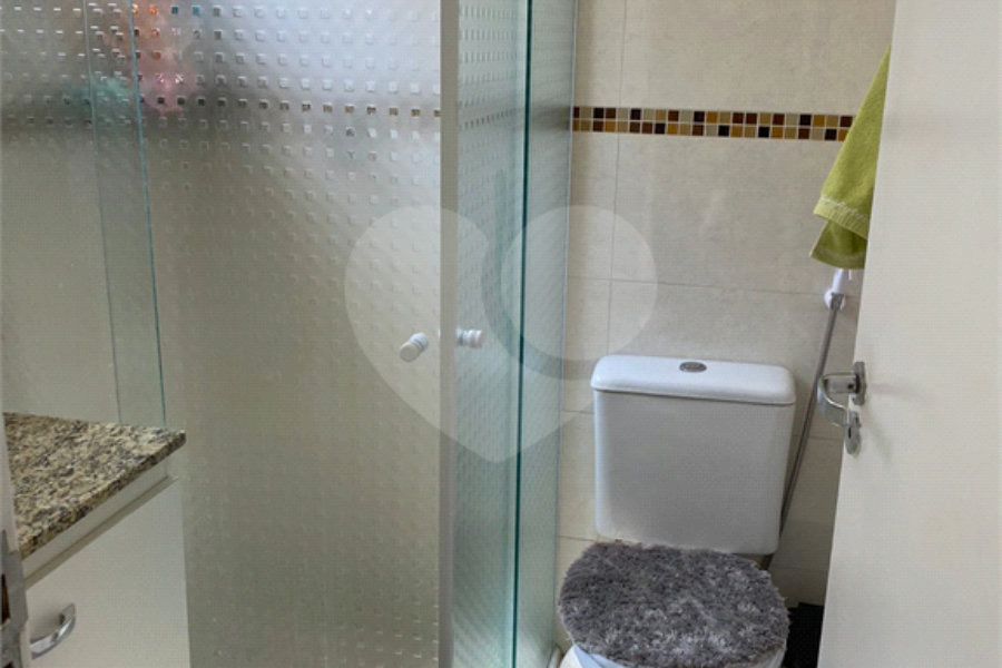 Casa à venda com 2 suítes no condomínio Real Iraci, São Paulo - SP