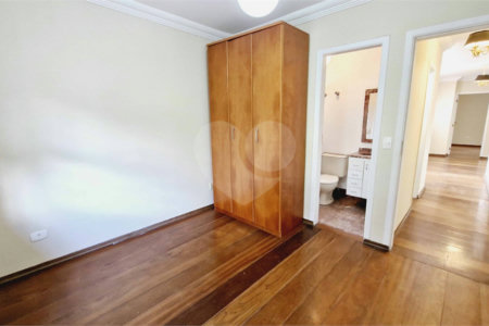 Casa à venda com 4 suítes no condomínio Jardim Vitória Régia, São Paulo - SP