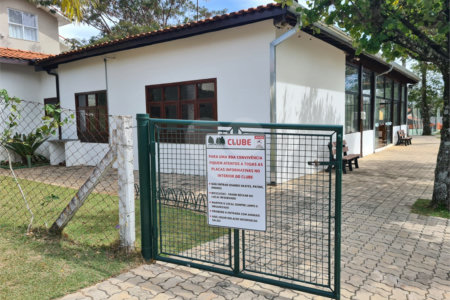 Casa à venda com 4 quartos, sendo 2 suítes, no condomínio Bosque de Grevilea, Vinhedo - SP