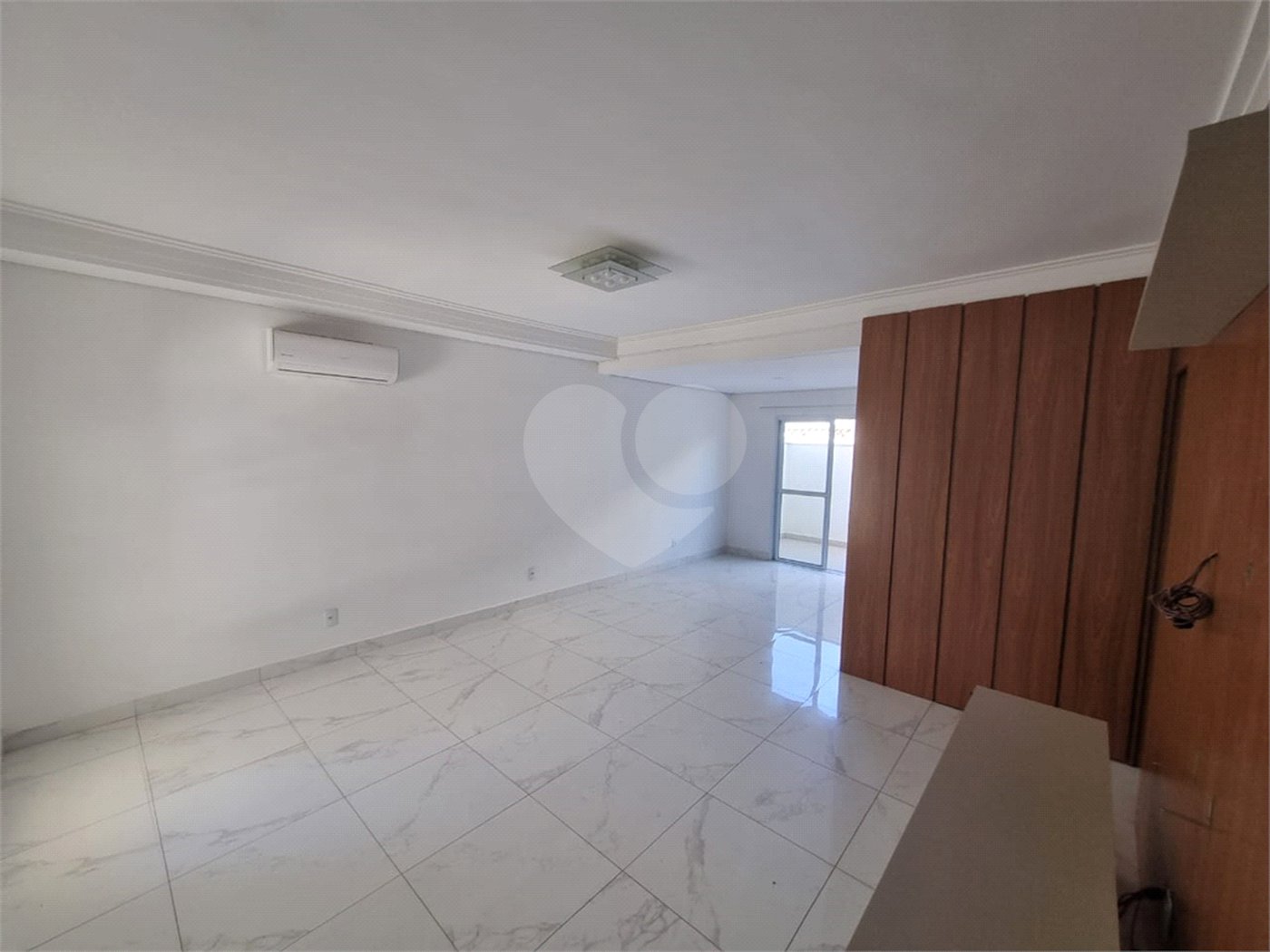 Casa à venda com 3 quartos, sendo 1 suíte, no condomínio Residencial Américo Figueiredo, Sorocaba - SP