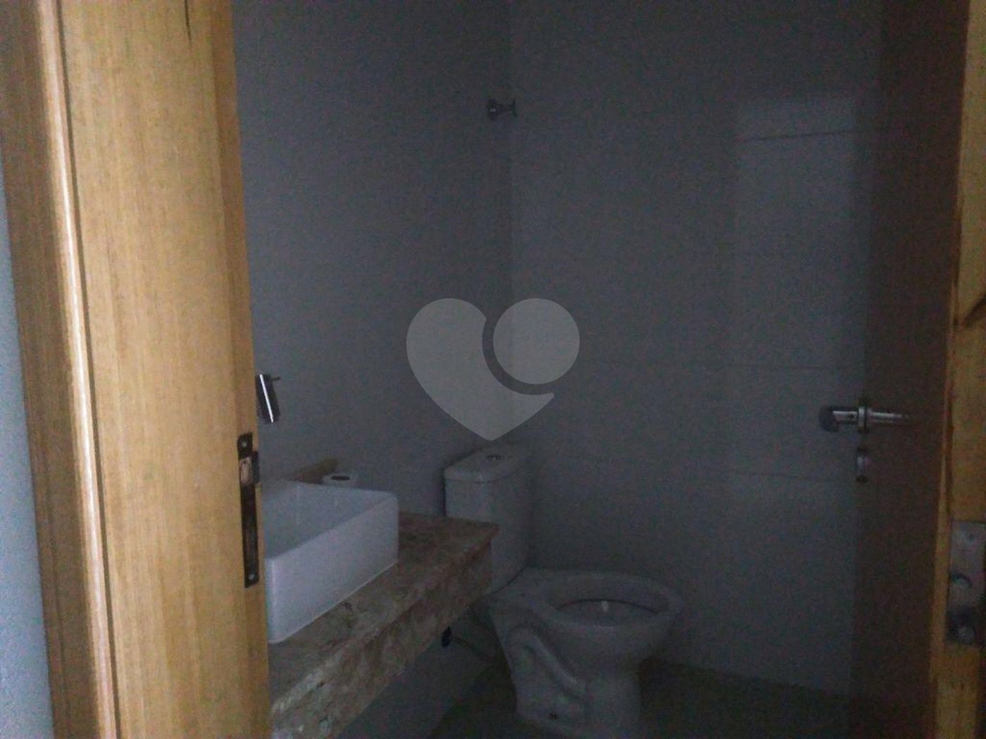 Casa à venda com 3 quartos, sendo 1 suíte, no condomínio Professora Romilde Nogueira de Sá, São Paulo - SP
