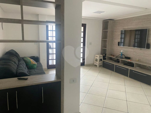 Sobrado à venda com 3 quartos, sendo 2 suítes,  em Vila Mazzei, São Paulo, SP