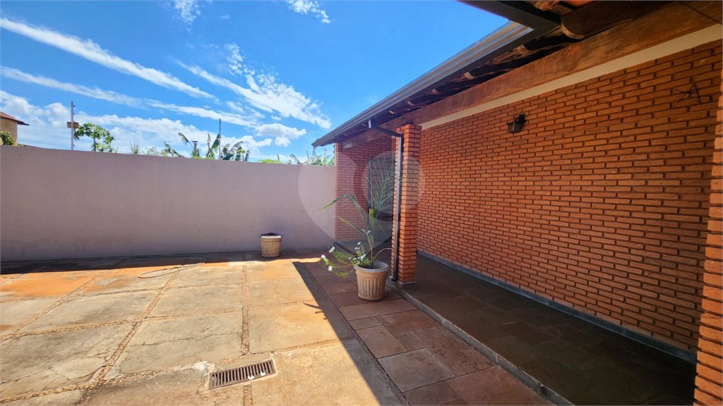 Casa à venda com 3 quartos, sendo 2 suítes, em Jardim Europa (vila Xavier), Araraquara, SP