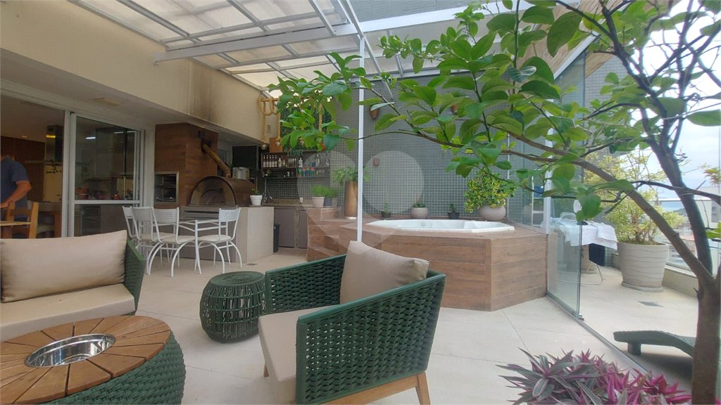 Apartamento à venda ou para alugar com 2 suítes em Itacorubi, Florianópolis, SC