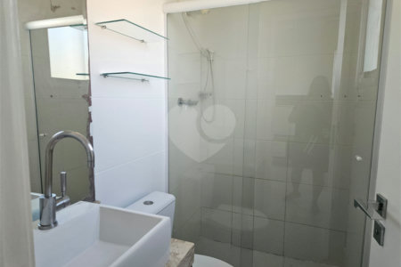 Casa à venda com 2 quartos, sendo 1 suíte, no condomínio Vitória Park, Suzano - SP
