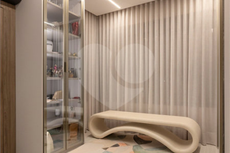 Apartamento à venda com 3 suítes em Jardim Morumbi, São Paulo, SP