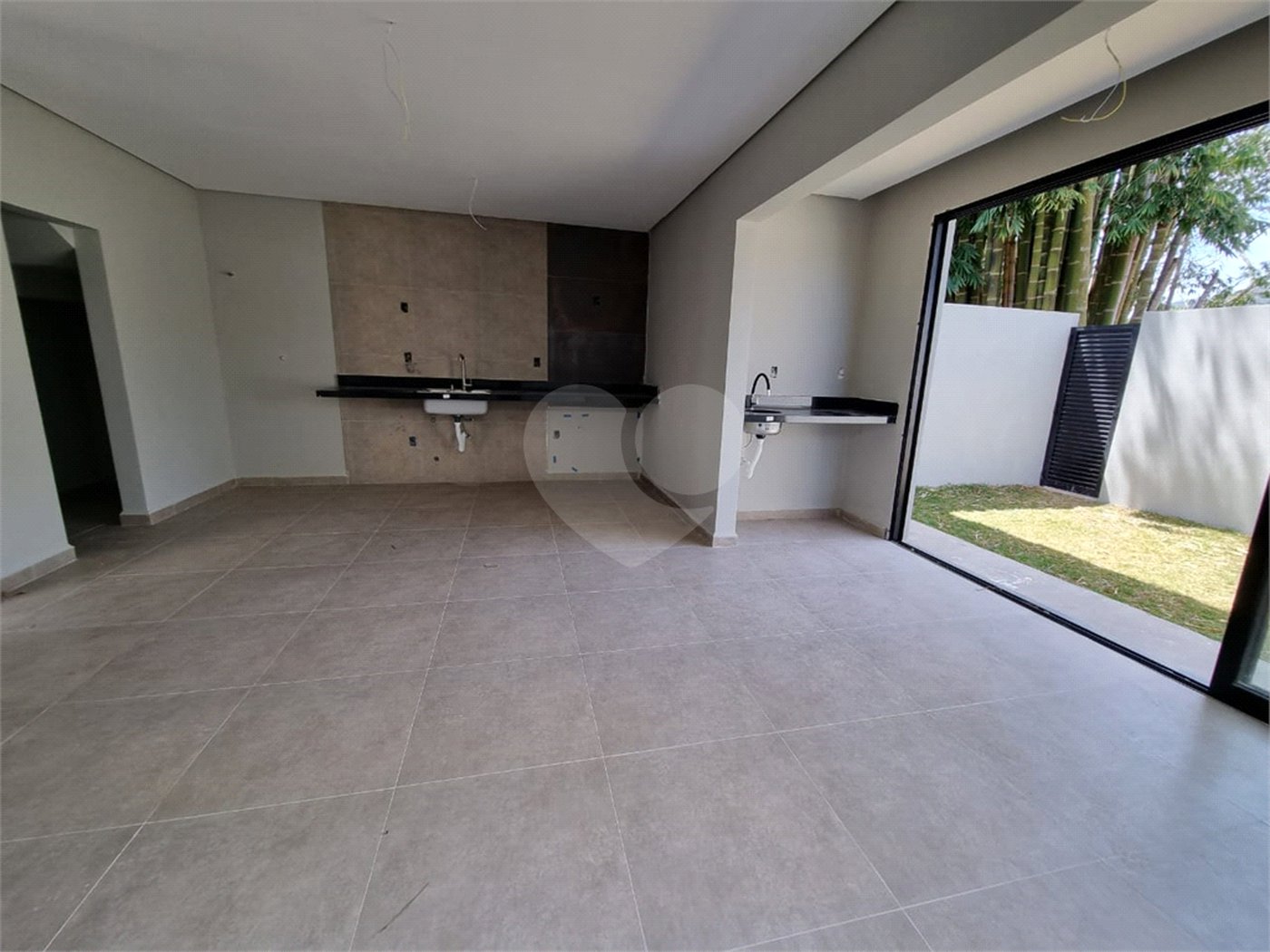 Casa à venda com 2 suítes no condomínio Residencial Vue26, Atibaia - SP