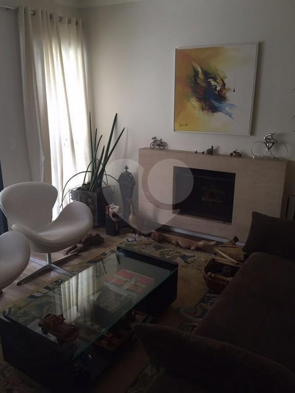 Apartamento à venda com 3 quartos, sendo 1 suíte,  em Vila Morumbi, São Paulo, SP