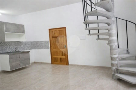 Prédio com Renda no Jabaquara - 773 m2 sendo 13 Studios, Salão Comercial e 22 vagas de garagem!