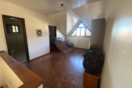 Casa à venda com 3 quartos, sendo 1 suíte, em Parque Residencial Monte Carlo, Ponta Porã, MS