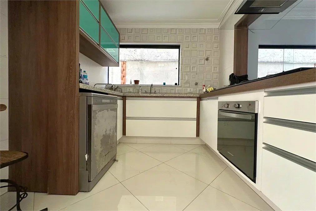 Sobrado à venda com 4 quartos, sendo 2 suítes,  em Vila Ipojuca, São Paulo, SP