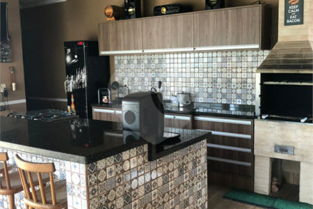 Casa à venda com 3 quartos, sendo 1 suíte, no condomínio Fiorella, Valinhos - SP