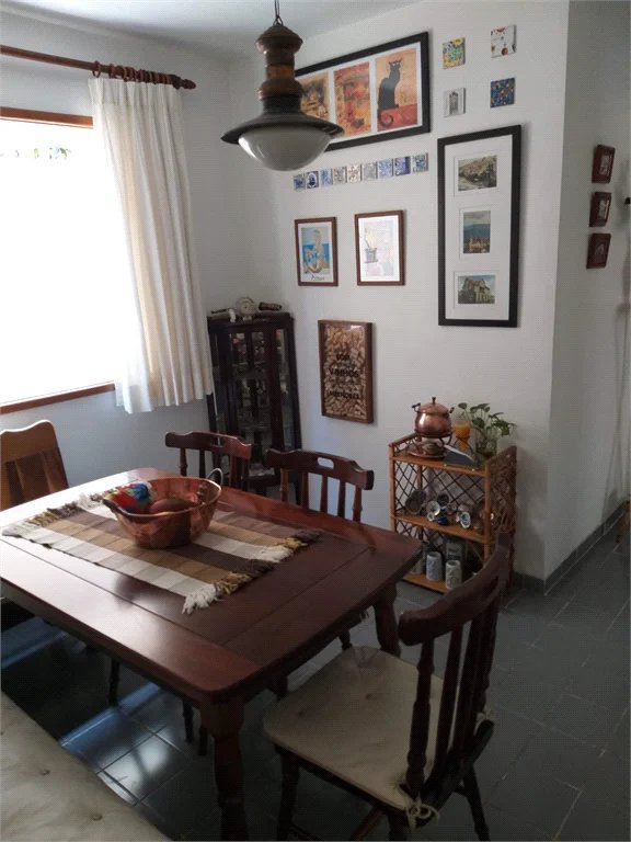 Casa à venda com 4 quartos, sendo 2 suítes, no condomínio Vila Panamericana, São Paulo - SP