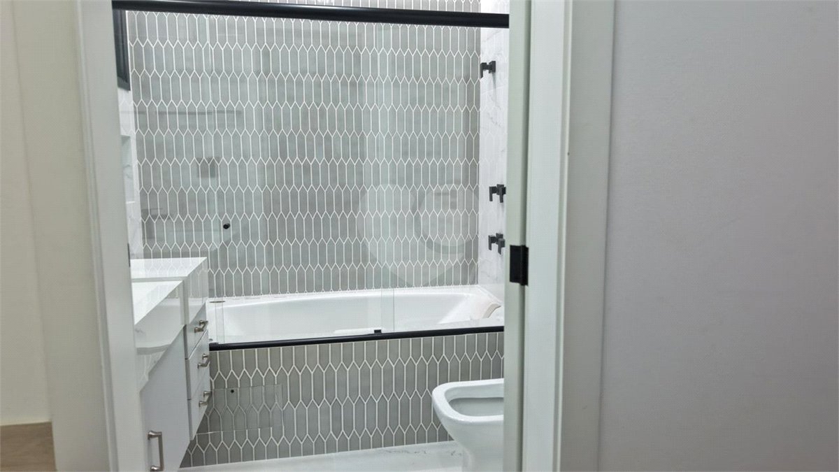 Casa à venda com 4 suítes no condomínio Alphaville Dom Pedro 3, Campinas - SP