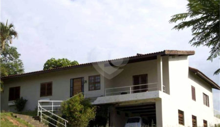 Casa à venda com 5 quartos, sendo 1 suíte,  no condomínio Chacaras do Lago, Vinhedo - SP