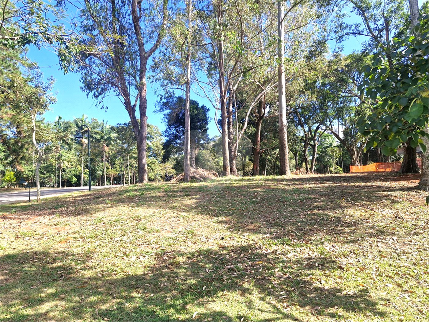 Terreno à venda no condomínio Chácara Santa Helena, São Paulo - SP