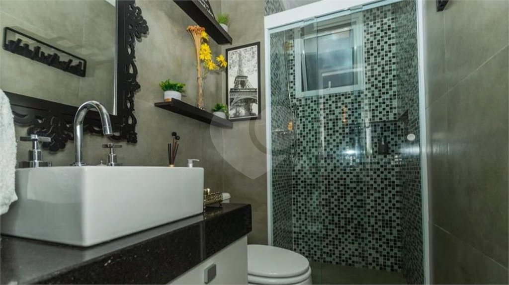 Apartamento à venda com 3 quartos, sendo 1 suíte,  em Vila Anastácio, São Paulo, SP