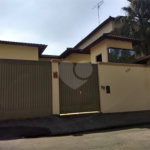 Sobrado à venda com 4 quartos, sendo 3 suítes,  em Horto, São Paulo, SP