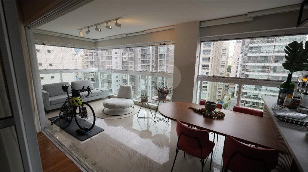 Apartamento á venda - Vila Olímpia
