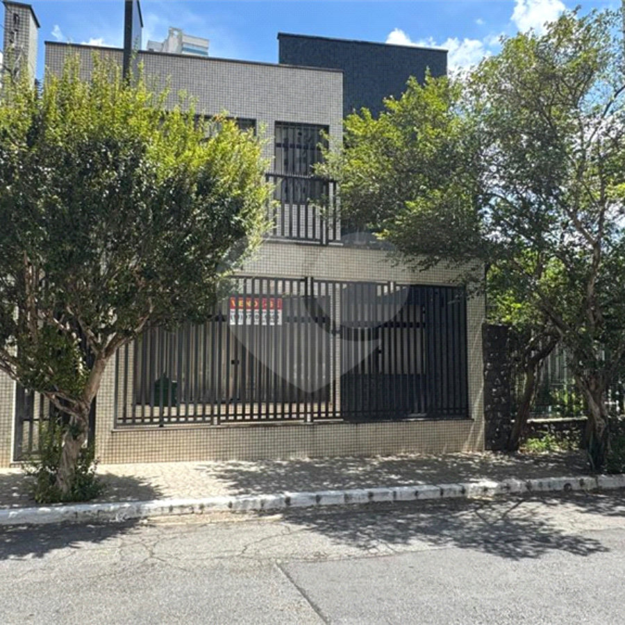 Prédio Comercial de Alto Padrão - 253m², 5 Salas, 5 banheiros , 3 Vagas , à venda na Moóca