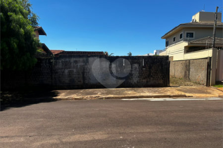Terreno com 586,00 m² á Venda.