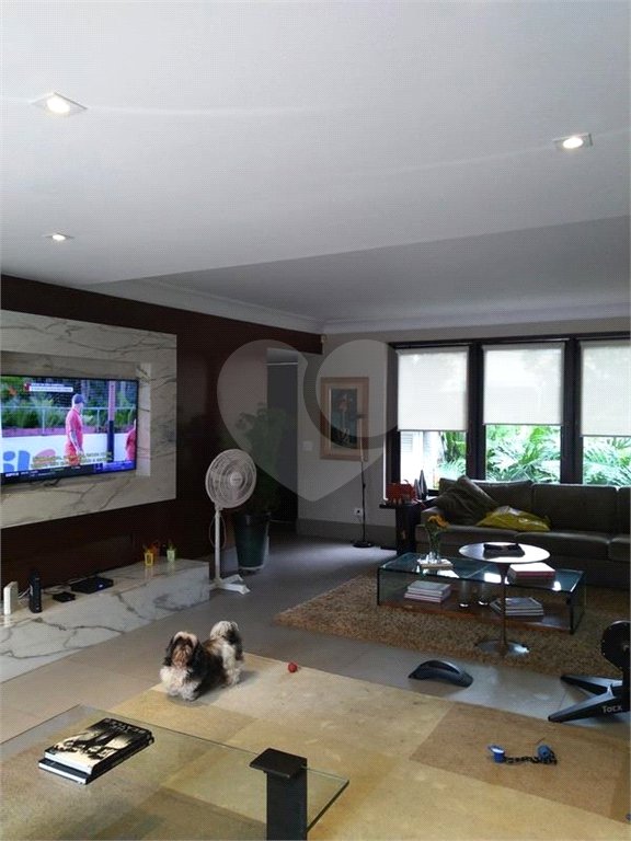 Casa à venda com 4 quartos, sendo 3 suítes, em Vila Tramontano, São Paulo, SP