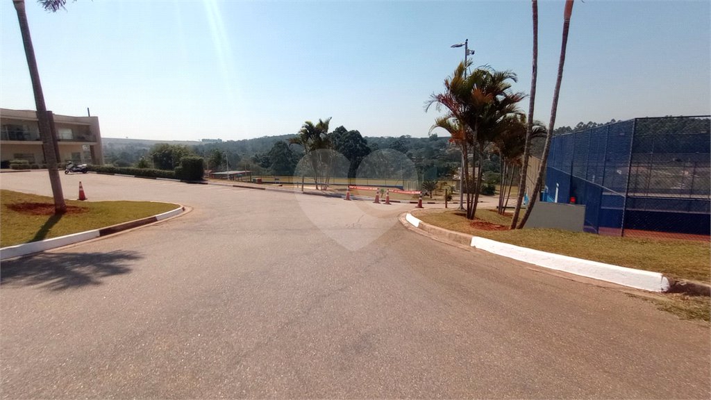 Casa à venda com 3 quartos, sendo 1 suíte, no condomínio Residencial Golden Ville, Itapetininga - SP