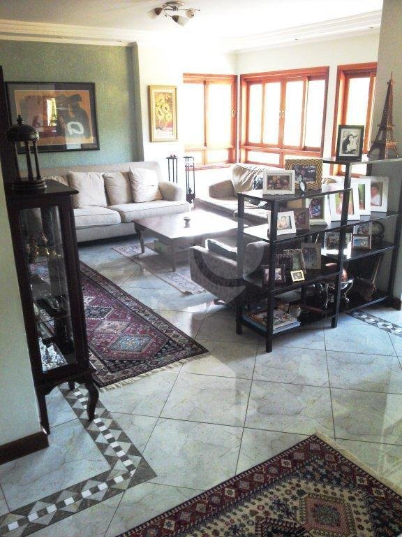 Casa à venda com 4 quartos, sendo 2 suítes,  em Horto, São Paulo, SP