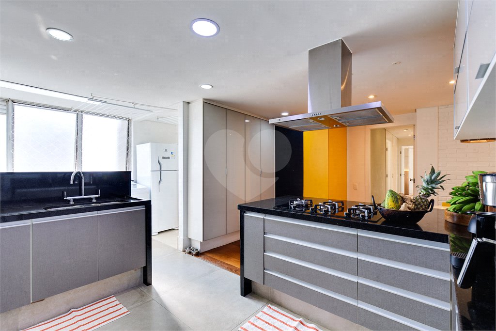 Apartamento à venda com 3 quartos, sendo 2 suítes,  em Alto da Boa Vista, São Paulo, SP
