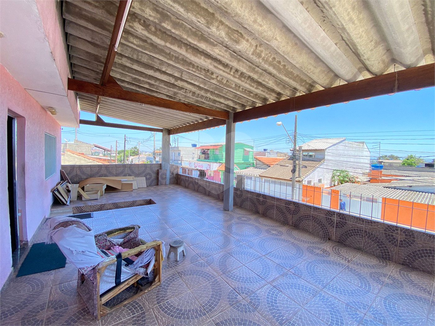 Sobrado à venda com 4 quartos em Jardim Cacique, Suzano, SP