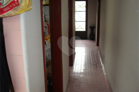 Sobrado à venda com 3 quartos em Vila Romanópolis, Ferraz de Vasconcelos, SP