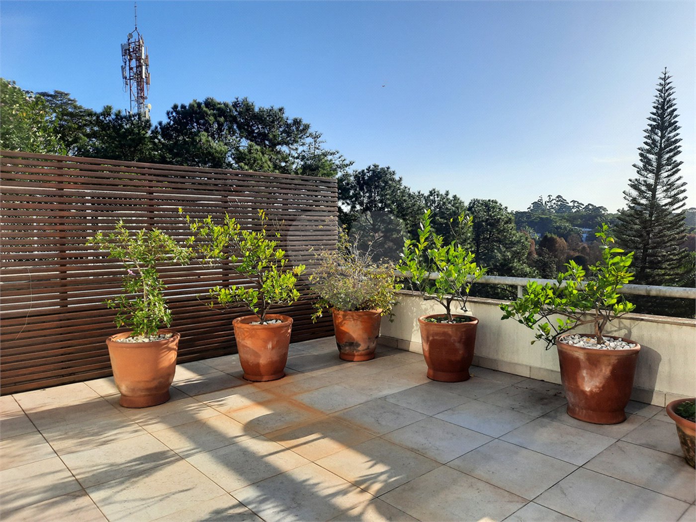 Casa à venda com 4 suítes no condomínio Las Cumbres, São Paulo - SP