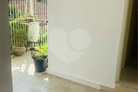 Casa de Vila à venda com 4 quartos, sendo 2 suítes, em Alto da Boa Vista, São Paulo, SP