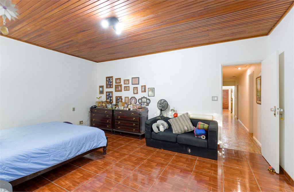 Casa Térrea à venda com 5 quartos, sendo 2 suítes, em Alto da Boa Vista, São Paulo, SP