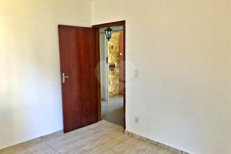 Casa à venda com 4 quartos, sendo 2 suítes, no condomínio Estância Marambaia, Vinhedo - SP