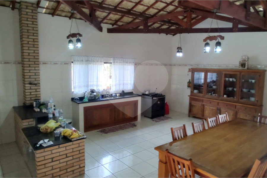 Casa à venda com 4 suítes no Centro, Extrema, MG