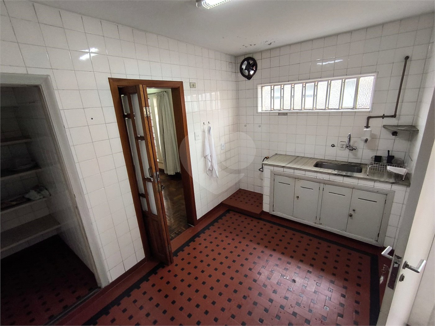 Sobrado à venda com 5 quartos, sendo 1 suíte, em Jardim Trussardi, São Paulo, SP