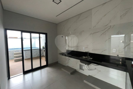 Casa à venda com 3 quartos, sendo 1 suíte, no condomínio Horto Florestal Villagio, Sorocaba - SP