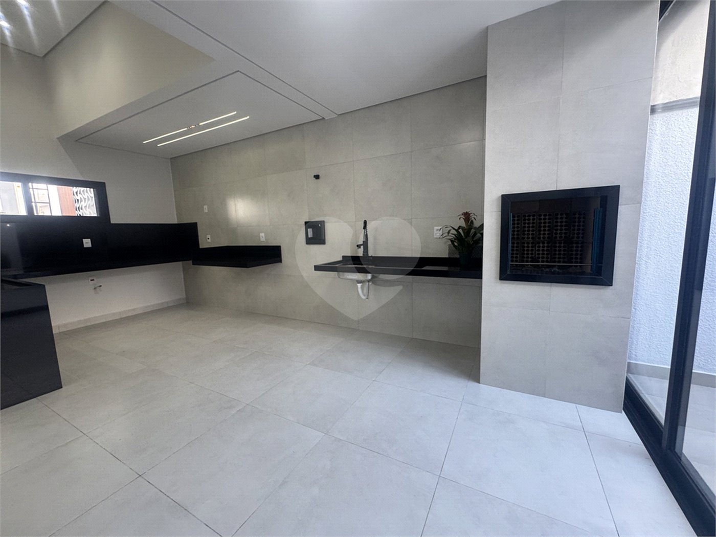 Casa à venda com 3 quartos, sendo 1 suíte, no condomínio Residencial Villagio Wanel, Sorocaba - SP