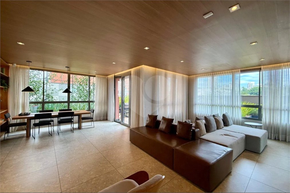 Apartamento à venda com 3 suítes em Santo Amaro, São Paulo, SP