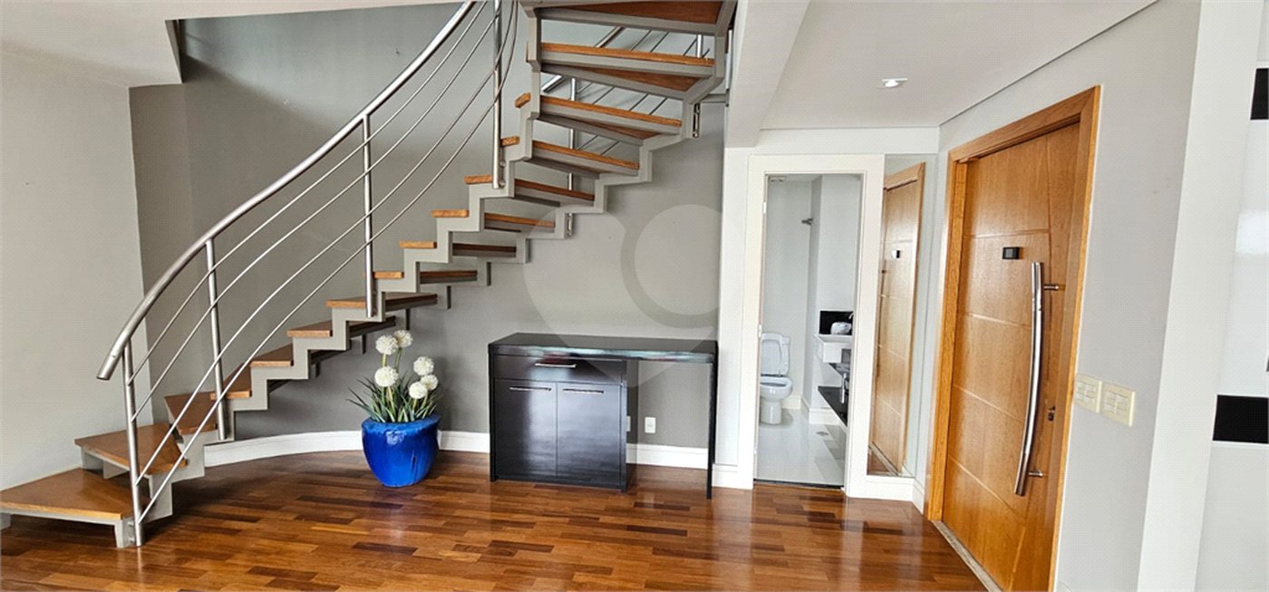 Duplex à venda com 4 quartos, sendo 3 suítes,  em Jardim Paulista, São Paulo, SP