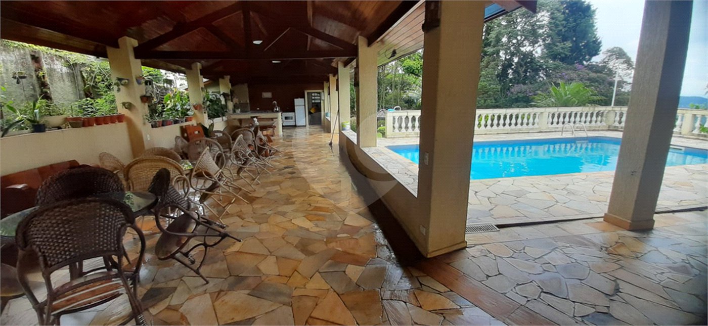 Sobrado para alugar com 4 suítes em Roseira, Mairiporã, SP