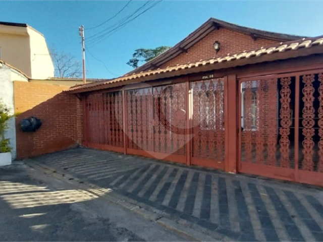 Casa à venda com 3 quartos, sendo 1 suíte,  em Vila Scarpelli, Santo André, SP