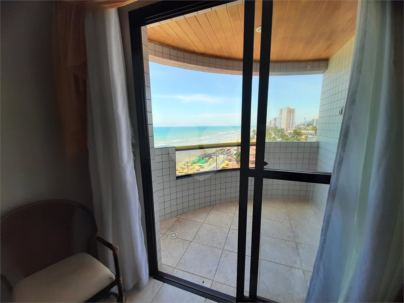 Apartamento à venda com 2 quartos, sendo 1 suíte, em Vera Cruz, Mongaguá, SP